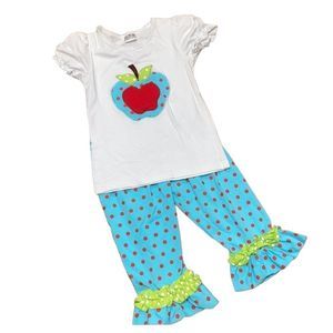 Boutique apple 🍎outfit with Capri ruffle pants size 5/6(XL)